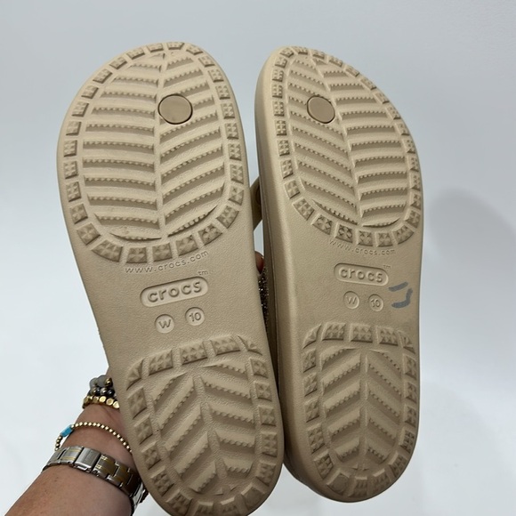 Crocs Women’s Sloane glitter wedge gold tan flip-flops size 10. - Picture 5 of 11